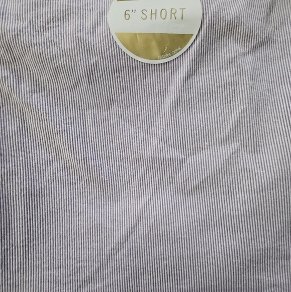 Riders by Lee Women's Lavender White Pin Stripe Midrise Shorts Size 16 - Picture 7 of 9